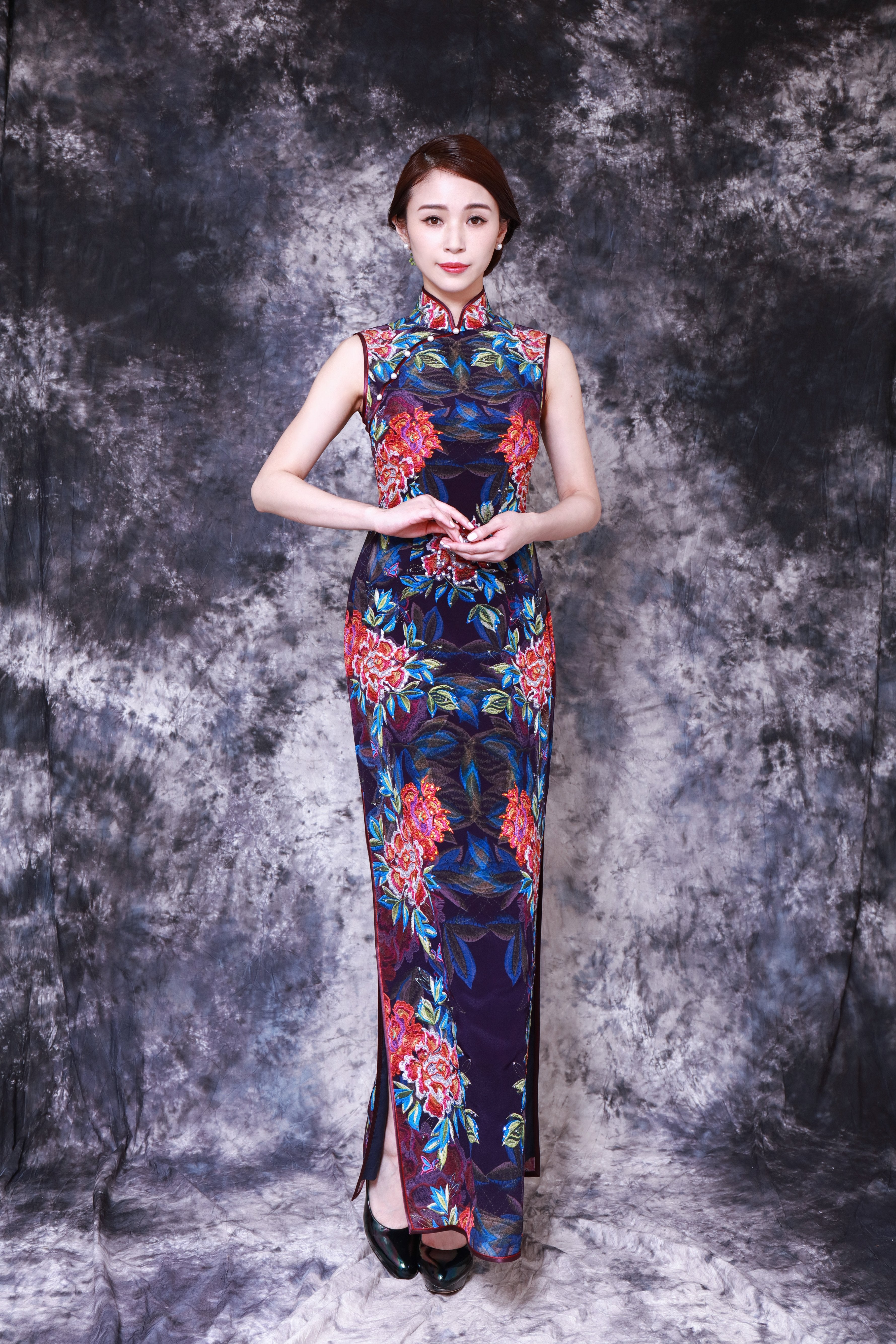 【PEONY】 Limited Museum Edition 100% Silk Crystal Cheongsam