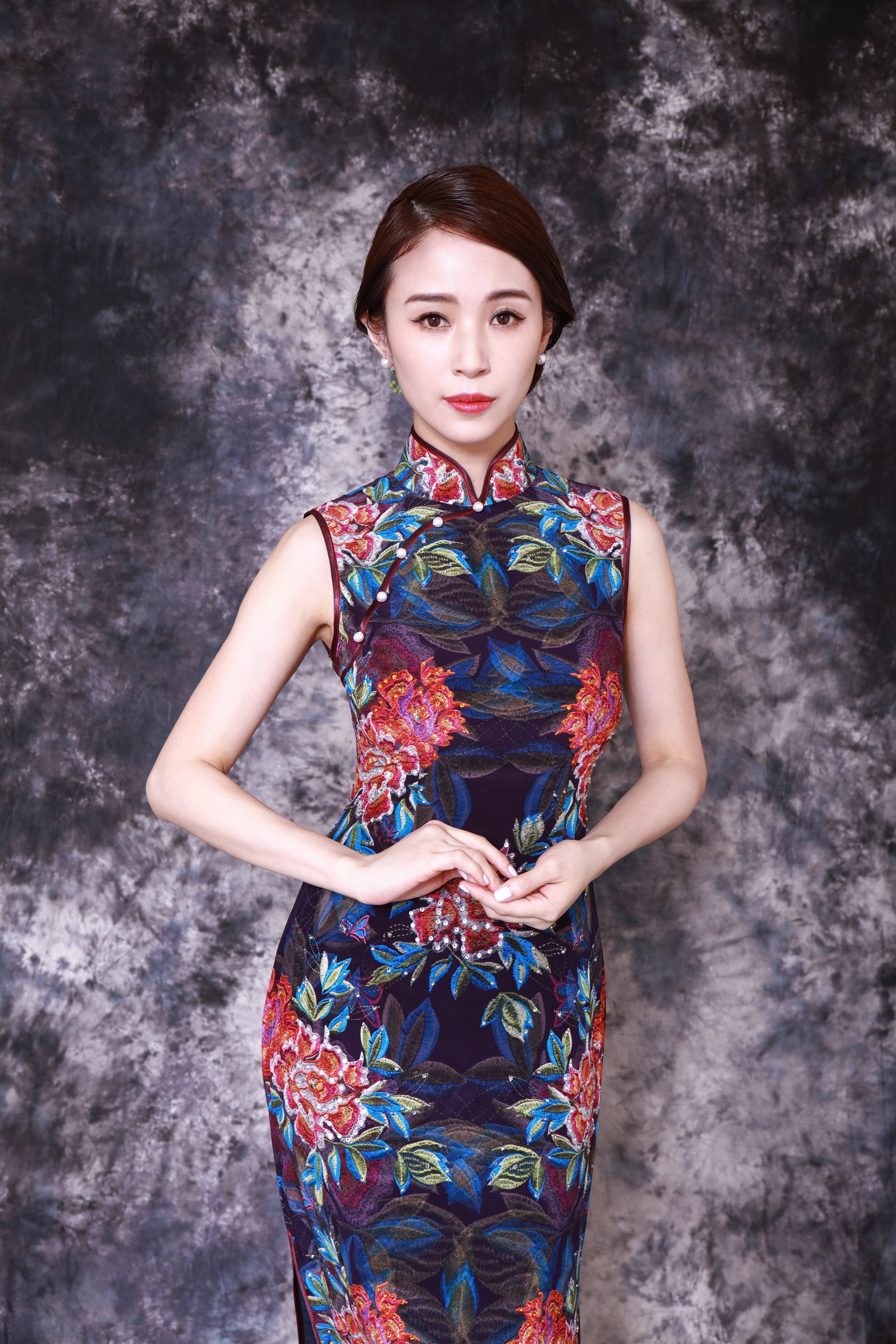 【PEONY】 Limited Museum Edition 100% Silk Crystal Cheongsam