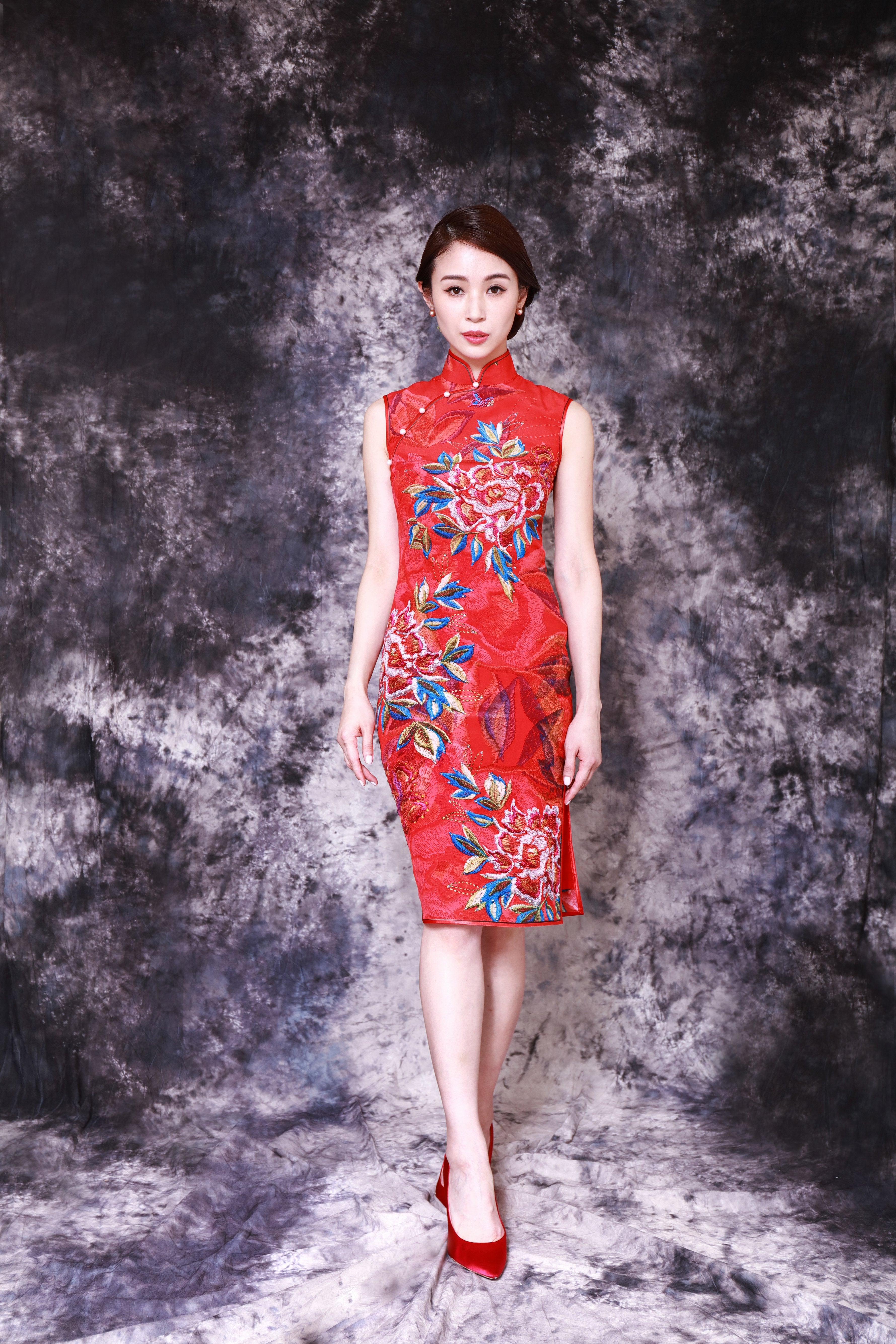 【PEONY】 100% Silk Crystal Cheongsam