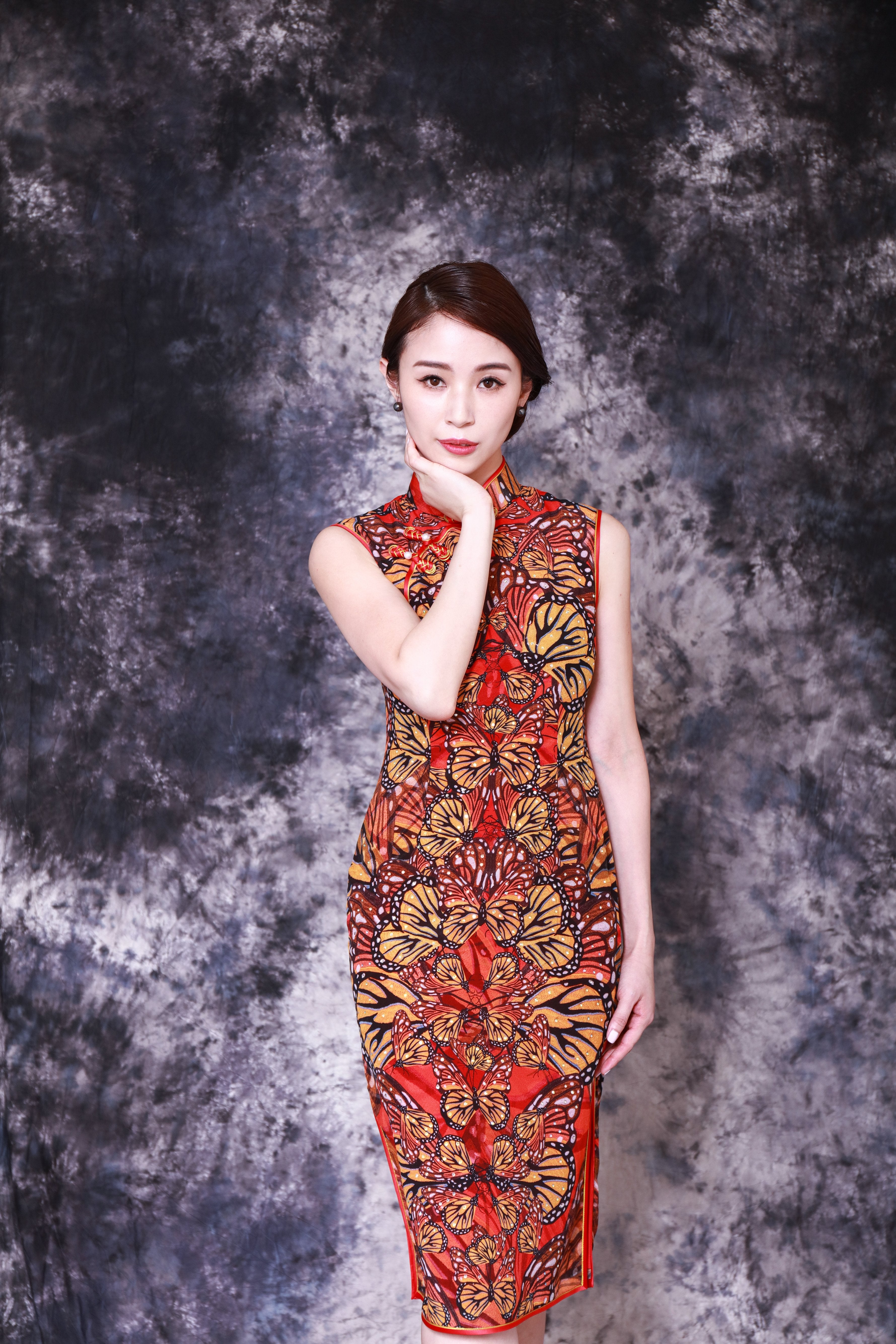 【BUTTERFLY】100% Silk Crystal Cheongsam