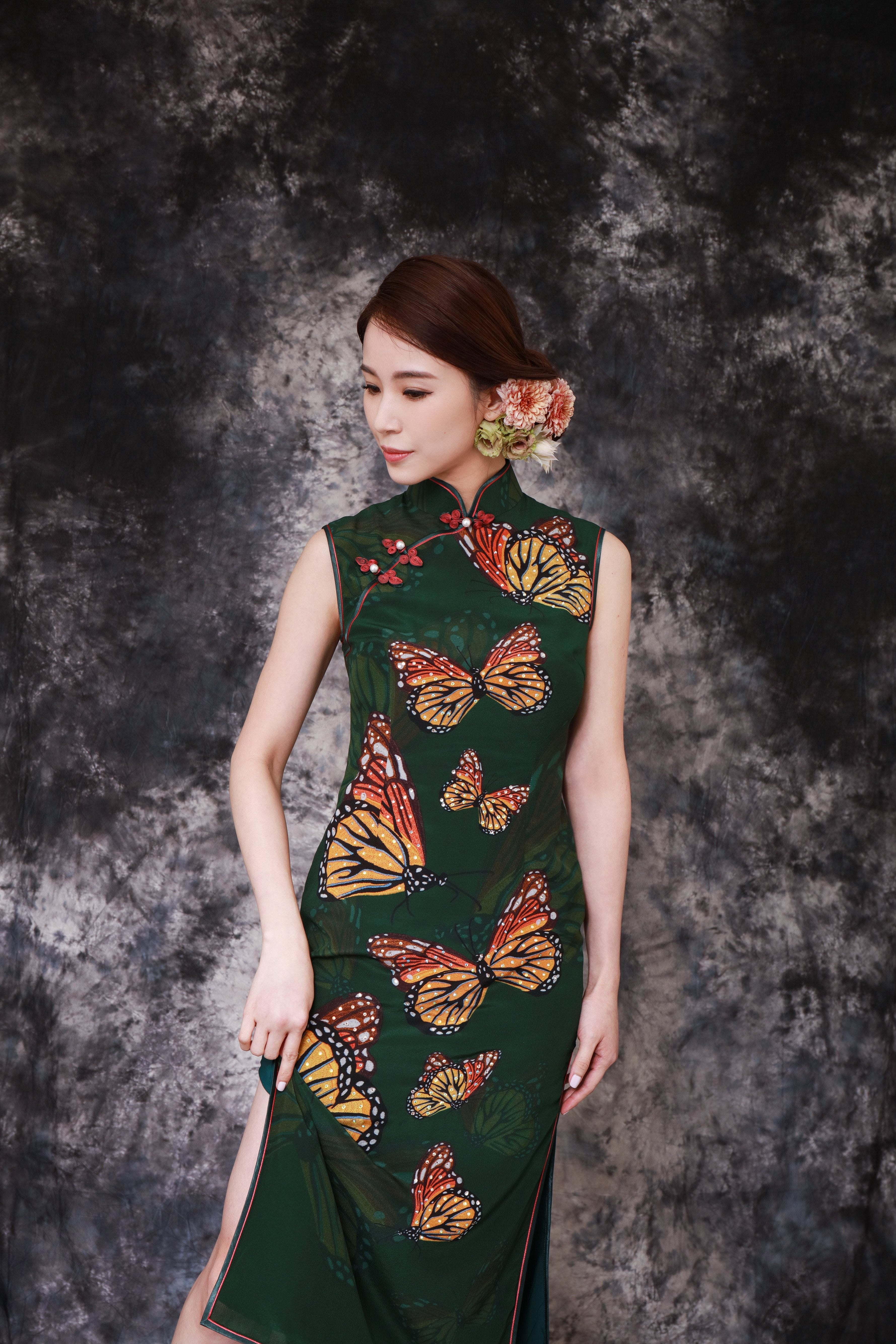 【BUTTERFLY】100% Silk Crystal Cheongsam