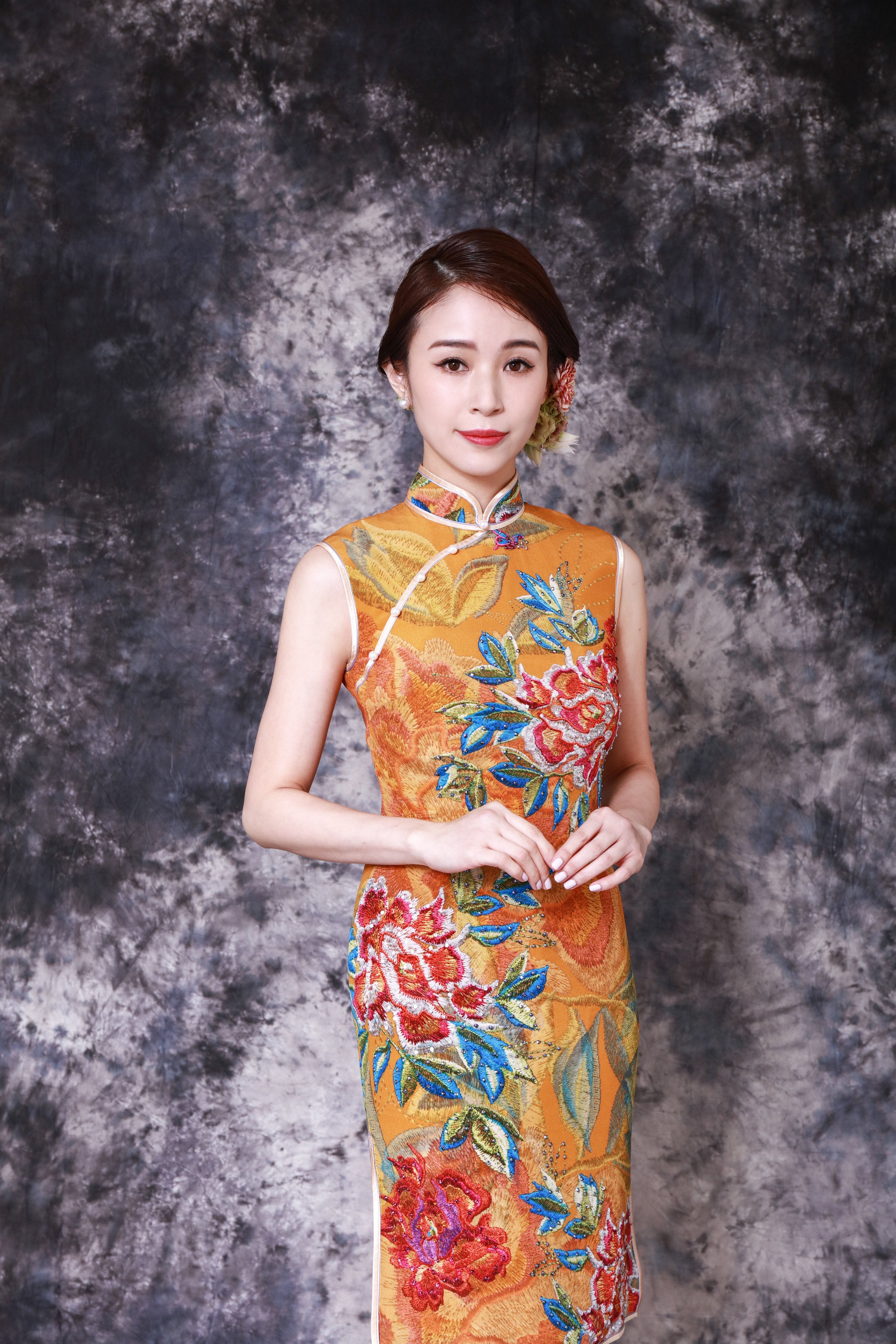 【PEONY】 100% Silk Crystal Cheongsam