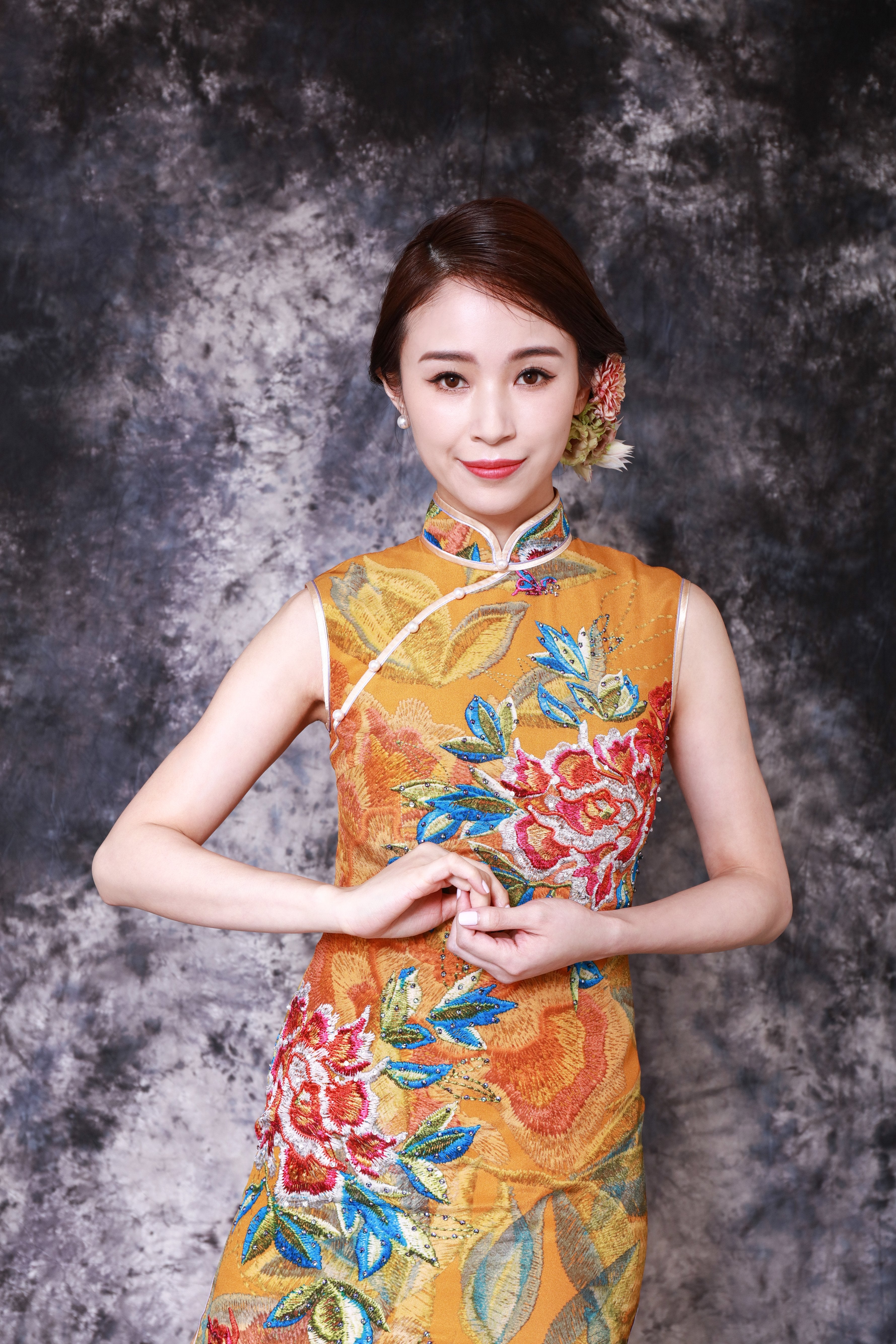 【PEONY】 100% Silk Crystal Cheongsam