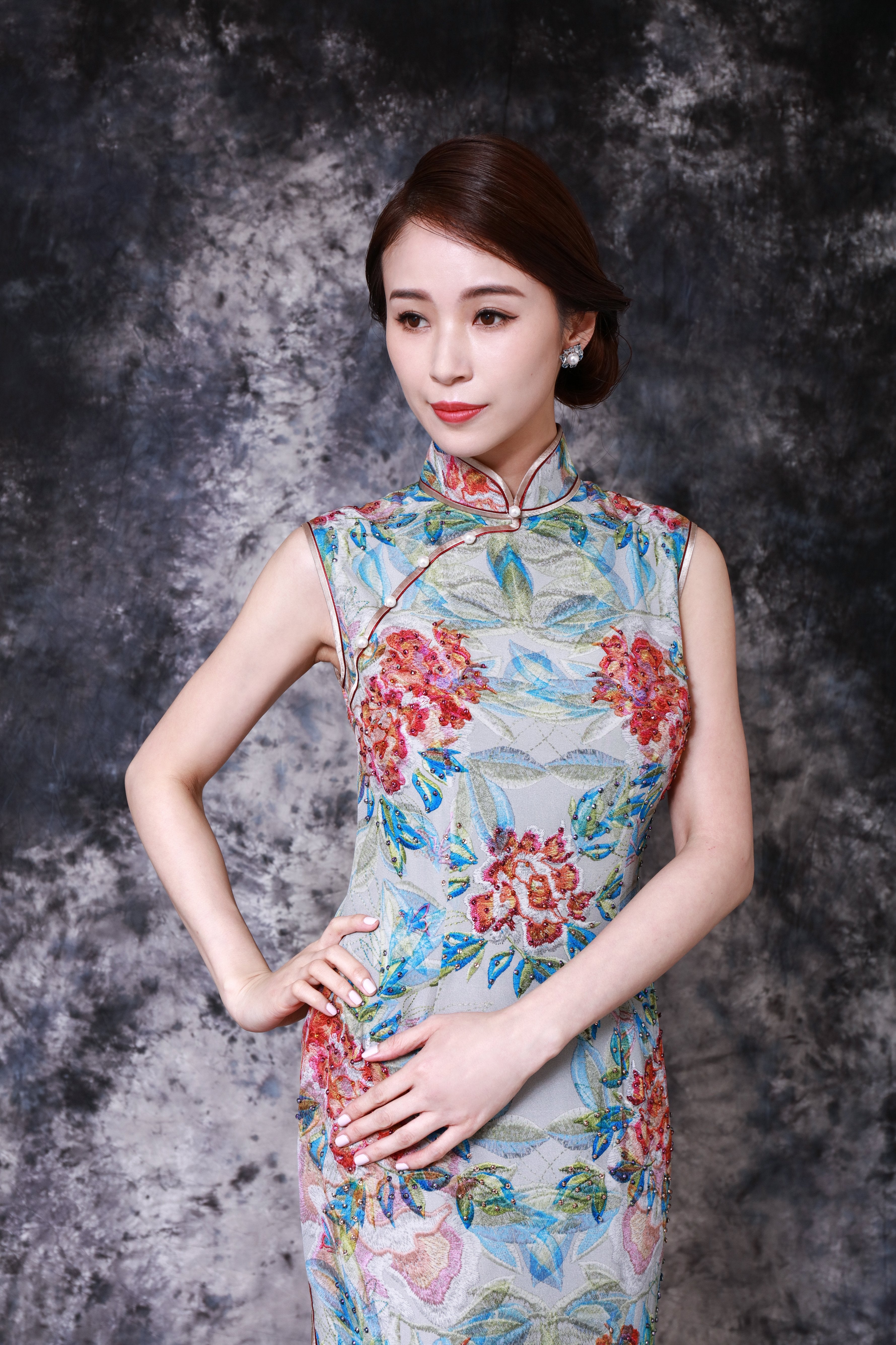 【PEONY】 100% Silk Crystal Cheongsam