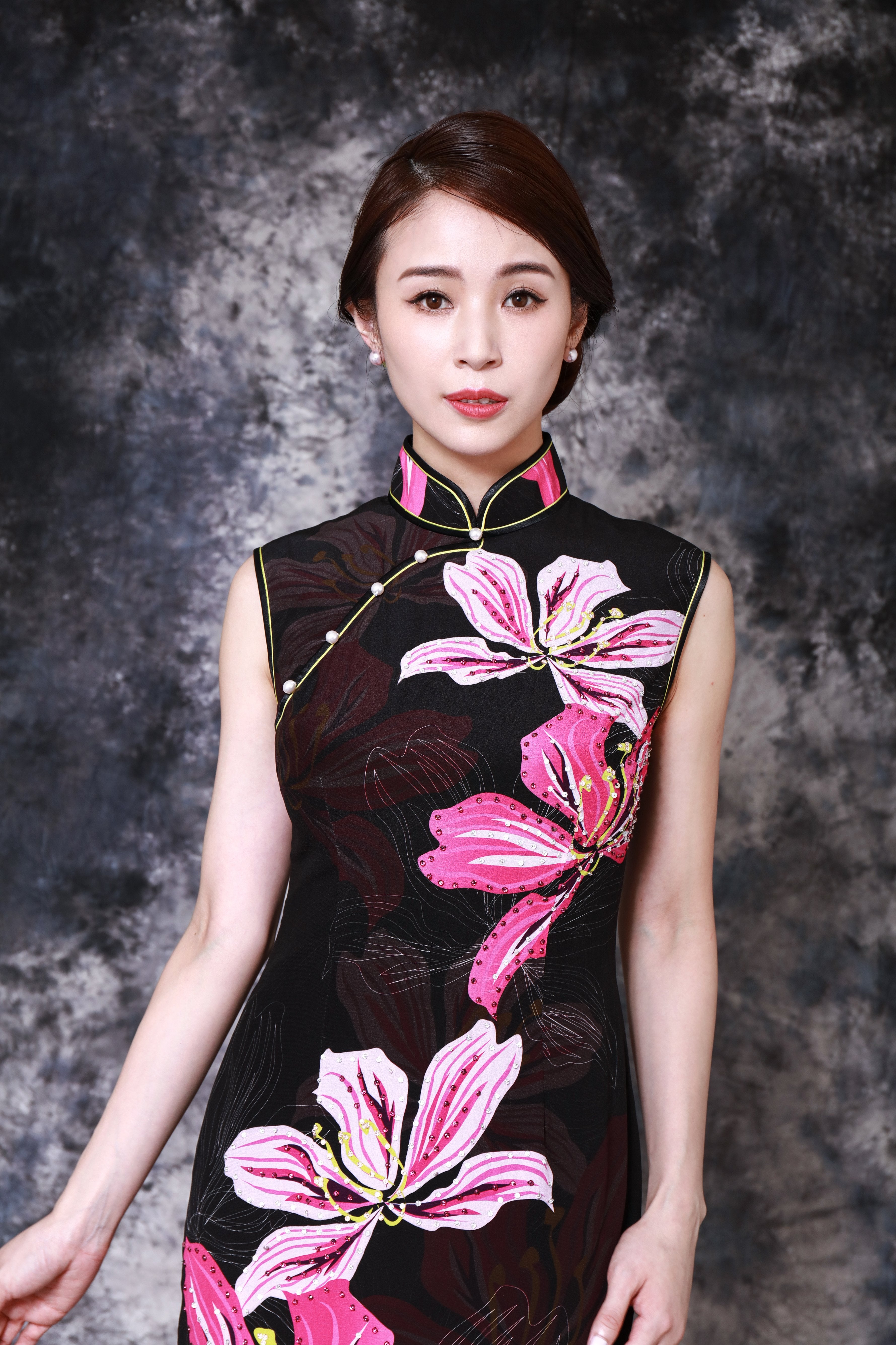 【BAUHINIA】100% Silk Crystal Cheongsam