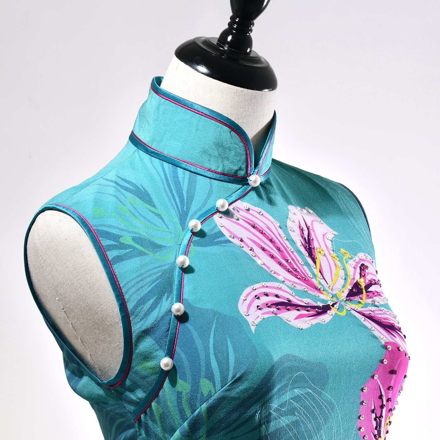 【BAUHINIA】100% Silk Crystal Cheongsam