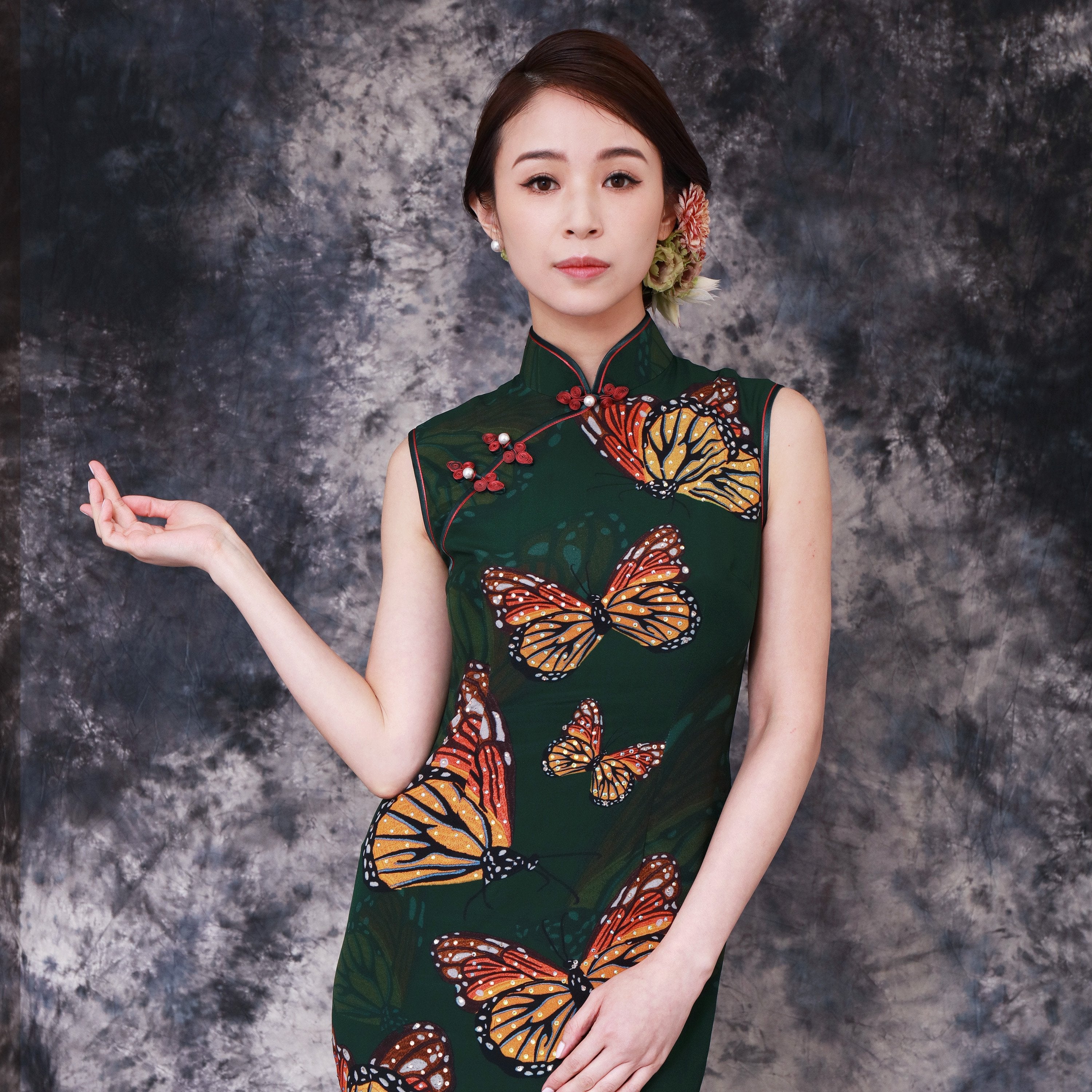 【BUTTERFLY】100% Silk Crystal Cheongsam